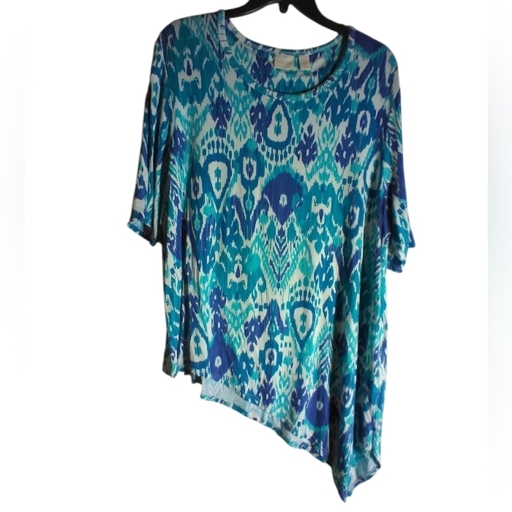 Chicos Blue and Teal  Patterned Women's Top Asymetrical Size 3